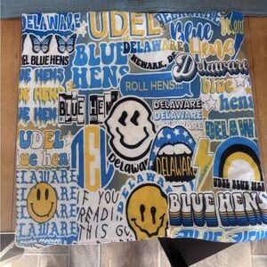 University of Delaware decorative pillow sham, good pre-loved condition